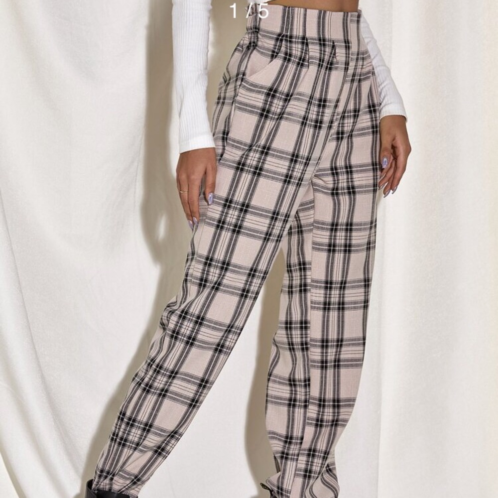 Light beige/pink plaid pants